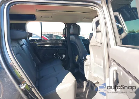 2024 Land Rover Defender 110 P300 z USA, uszkodzony, nr VIN SALEJ7EX9R2300244